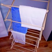 Drewniany stojak na ręczniki
